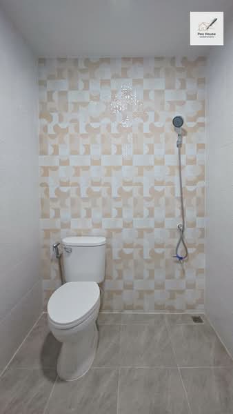 K.C. Ramintra 8, Bangkok, Hathairat Road, Sam Wa Tawan Tok, Khlong Sam Wa, Bangkok, 4 Bedrooms, 24 sqm, Townhouse For Sale, by เพ็ญศิริ ตุ้มเทียน, 500236390 - DDproperty.com