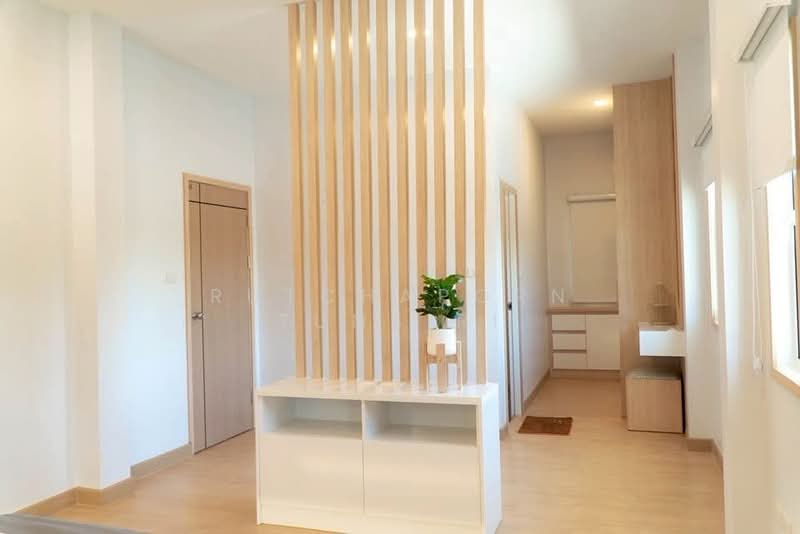 บ้านสวยในโครงการ ให้เช่า – ใกล้วิทยาลัยเทคนิคสารภี เพียง 10 นาที ค่าเช่า 45,000 บาท /เดือน No.15H849, Chiang Mai, Tha Wang Tal, Saraphi, Chiang Mai, 3 Bedrooms, 200 sqm, Single Detached House For Rent, by Rutchaporn Tunsiri, 500236432 - DDproperty.com