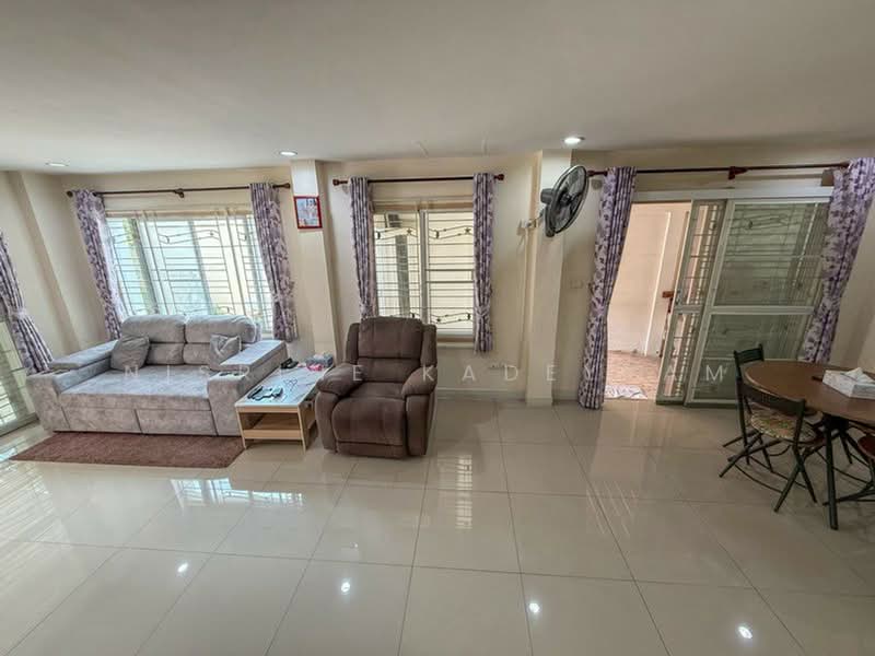 undefined, Chon Buri (Pattaya), Surasak, Si Racha, Chon Buri (Pattaya), 3 Bedrooms, 120 sqm, Townhouse For Sale, by Nisrine Kadeyyam, 500236440 - DDproperty.com