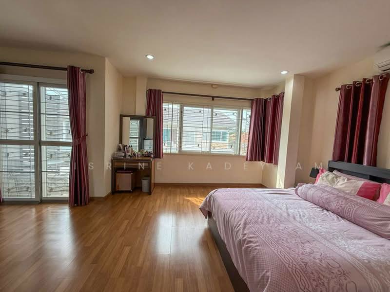 undefined, Chon Buri (Pattaya), Surasak, Si Racha, Chon Buri (Pattaya), 3 Bedrooms, 120 sqm, Townhouse For Sale, by Nisrine Kadeyyam, 500236440 - DDproperty.com