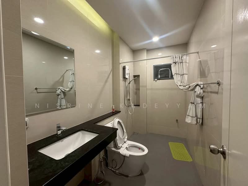 undefined, Chon Buri (Pattaya), Bang Lamung, Bang Lamung (Pattaya), Chon Buri (Pattaya), 4 Bedrooms, 325 sqm, Single Detached House For Sale, by Nisrine Kadeyyam, 500236449 - DDproperty.com