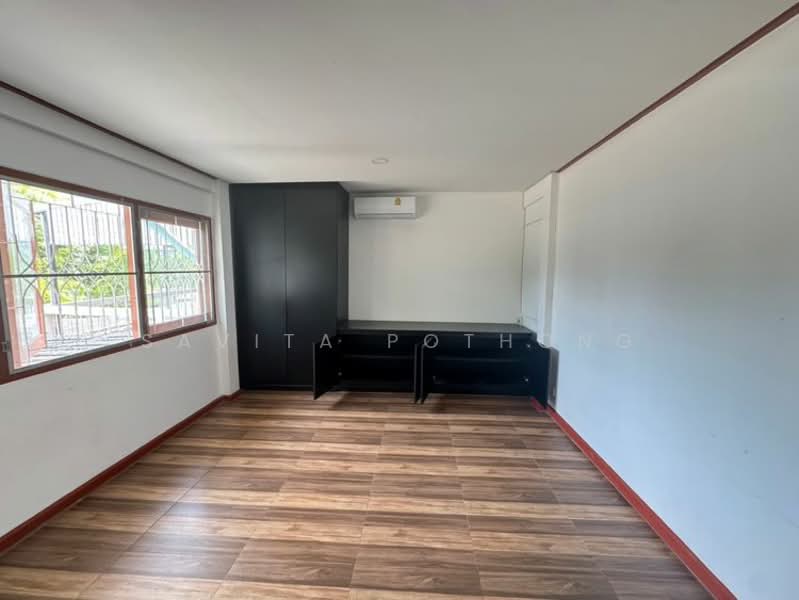 5-BR House, Bangkok, Suan Luang, Suan Luang, Bangkok, 5 Bedrooms, 250 sqm, Single Detached House For Sale, by Savita Pothong, 500236470 - DDproperty.com