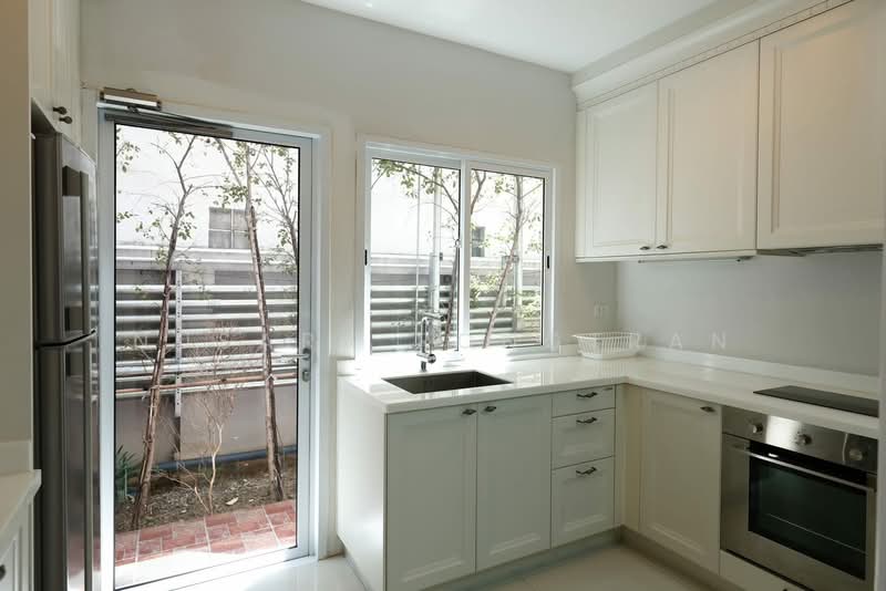 undefined, Bangkok, Khlong Toei, Khlong Toei, Bangkok, 3 Bedrooms, 200 sqm, Townhouse For Rent, by Nusara Rongtran, 500236484 - DDproperty.com