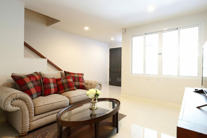 undefined, Bangkok, Khlong Toei, Khlong Toei, Bangkok, 3 Bedrooms, 200 sqm, Townhouse For Rent, by Nusara Rongtran, 500236484 - DDproperty.com