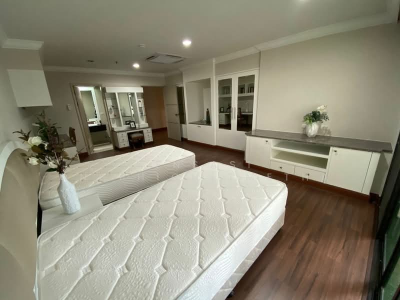 G.P. Grande Tower, Bangkok, 55 Sukhumvit 23, Khlongtoei Nua, Watthana, Bangkok, 3 Bedrooms, 220 sqm, Apartment For Rent, by Pensasi Ongphichetmetha, 500236486 - DDproperty.com