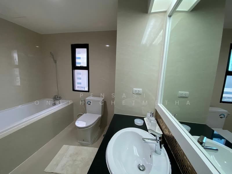 G.P. Grande Tower, Bangkok, 55 Sukhumvit 23, Khlongtoei Nua, Watthana, Bangkok, 3 Bedrooms, 220 sqm, Apartment For Rent, by Pensasi Ongphichetmetha, 500236486 - DDproperty.com