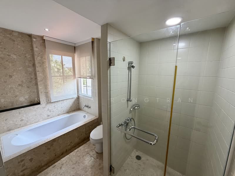 Bangkok Villa, Bangkok, Pradit Manutham Road, Wang Thonglang, Wang Thonglang, Bangkok, 3 Bedrooms, 250 sqm, Single Detached House For Rent, by Nusara Rongtran, 500236522 - DDproperty.com