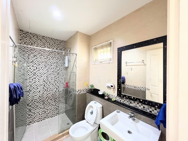 เช่าด่วน ติดรถไฟฟ้าสายสีเหลือง เดินทางสะดวกมาก, Bangkok, Bang Na, Bang Na, Bangkok, 4 Bedrooms, 268 sqm, Single Detached House For Rent, by นายมานพ วุฒฒเจริญ, 500236538 - DDproperty.com