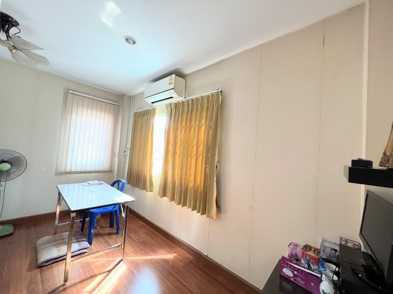 เช่าด่วน ติดรถไฟฟ้าสายสีเหลือง เดินทางสะดวกมาก, Bangkok, Bang Na, Bang Na, Bangkok, 4 Bedrooms, 268 sqm, Single Detached House For Rent, by นายมานพ วุฒฒเจริญ, 500236538 - DDproperty.com