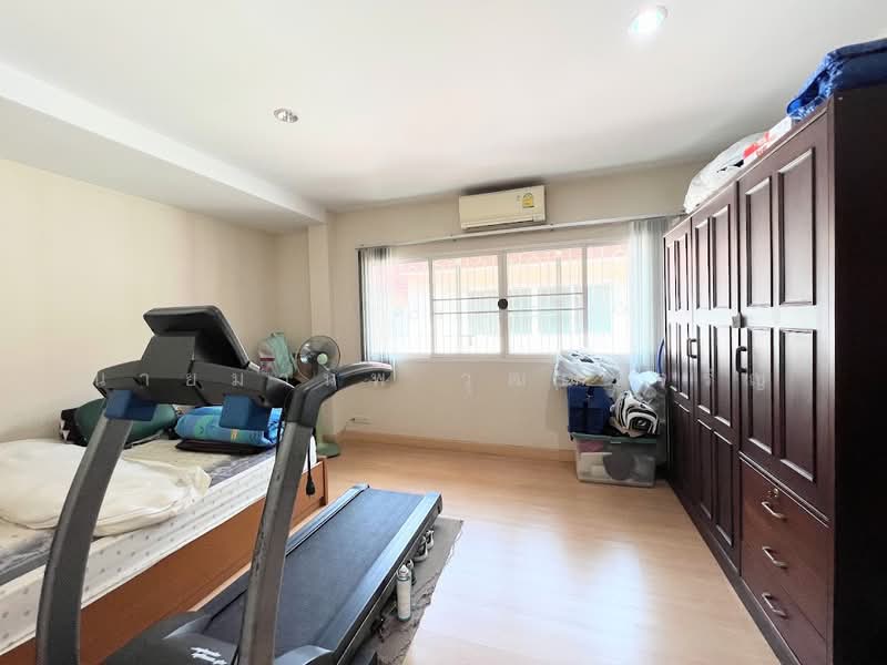เช่าด่วน ติดรถไฟฟ้าสายสีเหลือง เดินทางสะดวกมาก, Bangkok, Bang Na, Bang Na, Bangkok, 4 Bedrooms, 268 sqm, Single Detached House For Rent, by นายมานพ วุฒฒเจริญ, 500236538 - DDproperty.com