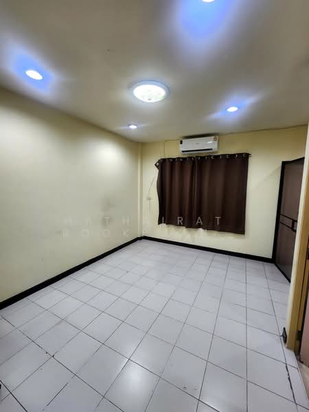 undefined, Bangkok, Wang Thonglang, Wang Thonglang, Bangkok, 4 Bedrooms, 300 sqm, Townhouse For Sale, by Hathairat Rookphan , 500236562 - DDproperty.com