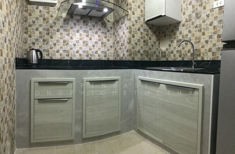 Omni Tower Sukhumvit Nana, Bangkok, 69 Sukhumvit 4 Alley, Khlong Toei, Khlong Toei, Bangkok, 3 Bedrooms, 105 sqm, Condo For Rent, by Pensasi Ongphichetmetha, 500236593 - DDproperty.com