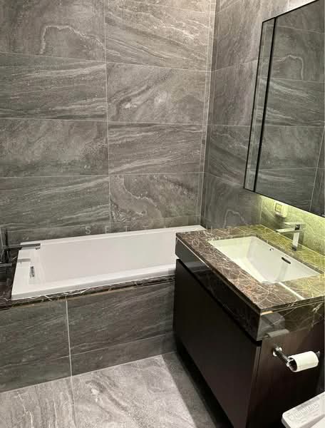 The Esse Sukhumvit 36, Bangkok, Soi Sukhumvit 36, Sukhumvit Road, Phra Kanong, Khlong Toei, Bangkok, 1 Bedroom, 43 sqm, Condo For Sale, by Settawut Leenavong, 500236599 - DDproperty.com