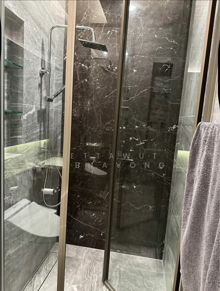 The Esse Sukhumvit 36, Bangkok, Soi Sukhumvit 36, Sukhumvit Road, Phra Kanong, Khlong Toei, Bangkok, 1 Bedroom, 43 sqm, Condo For Sale, by Settawut Leenavong, 500236599 - DDproperty.com