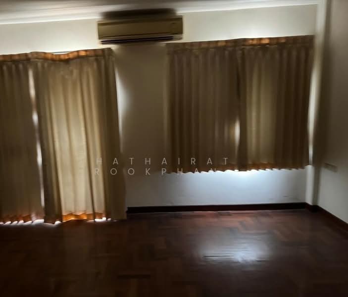 undefined, Bangkok, Wang Thonglang, Wang Thonglang, Bangkok, 3 Bedrooms, 263 sqm, Townhouse For Sale, by Hathairat Rookphan , 500236604 - DDproperty.com