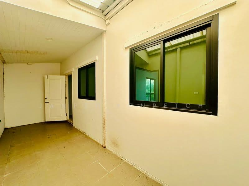 หมู่บ้าน มณีรินทร์ ปาร์ค บางพระ ซอย 8, ชลบุรี, บางพระ, ศรีราชา, ชลบุรี, 108 ตร.ม., บ้านแฝด ขาย, โดย Janpen Konpetch, 500236656 - DDproperty.com