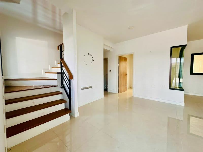 หมู่บ้าน มณีรินทร์ ปาร์ค บางพระ ซอย 8, ชลบุรี, บางพระ, ศรีราชา, ชลบุรี, 108 ตร.ม., บ้านแฝด ขาย, โดย Janpen Konpetch, 500236656 - DDproperty.com