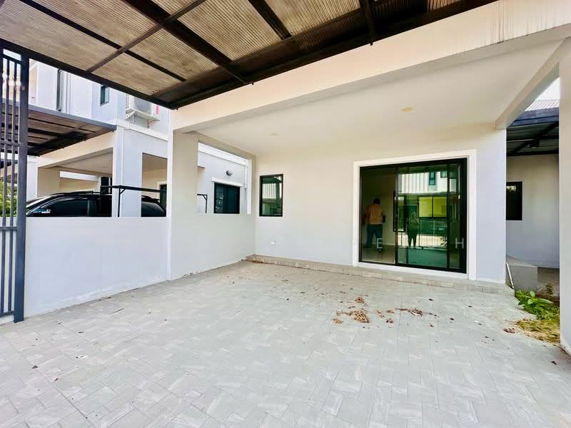 หมู่บ้าน มณีรินทร์ ปาร์ค บางพระ ซอย 8, ชลบุรี, บางพระ, ศรีราชา, ชลบุรี, 108 ตร.ม., บ้านแฝด ขาย, โดย Janpen Konpetch, 500236656 - DDproperty.com