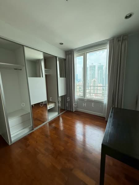 Siri Residence, Bangkok, 21 Soi Sukhumvit 24, Khong Tan, Khlong Toei, Bangkok, 3 Bedrooms, 168 sqm, Condo For Rent, by Pensasi Ongphichetmetha, 500236657 - DDproperty.com