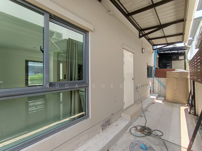 Baan Klang Muang The Edition Rama 9-Pattanakarn, Bangkok, Motorway Road, Prawet, Prawet, Bangkok, 4 Bedrooms, 222 sqm, Townhouse For Sale, by Ladda Suebthai, 500236663 - DDproperty.com