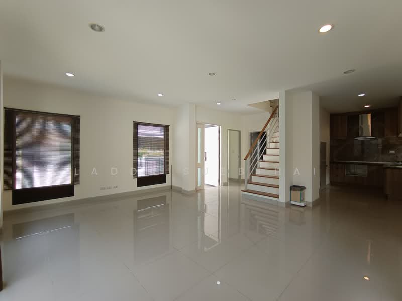 Baan Klang Muang The Edition Rama 9-Pattanakarn, Bangkok, Motorway Road, Prawet, Prawet, Bangkok, 4 Bedrooms, 222 sqm, Townhouse For Sale, by Ladda Suebthai, 500236663 - DDproperty.com