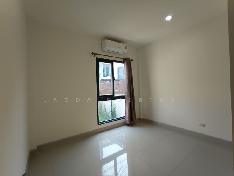 Baan Klang Muang The Edition Rama 9-Pattanakarn, Bangkok, Motorway Road, Prawet, Prawet, Bangkok, 4 Bedrooms, 222 sqm, Townhouse For Sale, by Ladda Suebthai, 500236663 - DDproperty.com