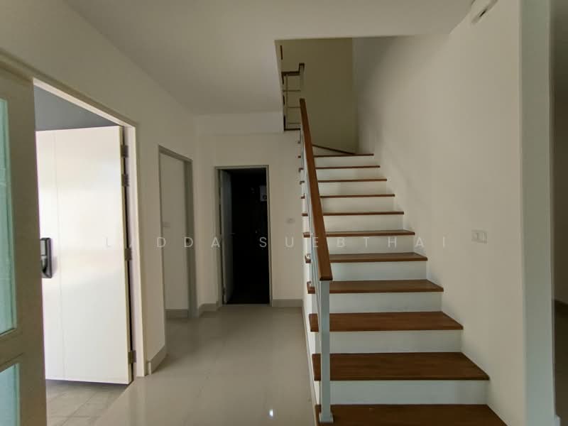 Baan Klang Muang The Edition Rama 9-Pattanakarn, Bangkok, Motorway Road, Prawet, Prawet, Bangkok, 4 Bedrooms, 222 sqm, Townhouse For Sale, by Ladda Suebthai, 500236663 - DDproperty.com