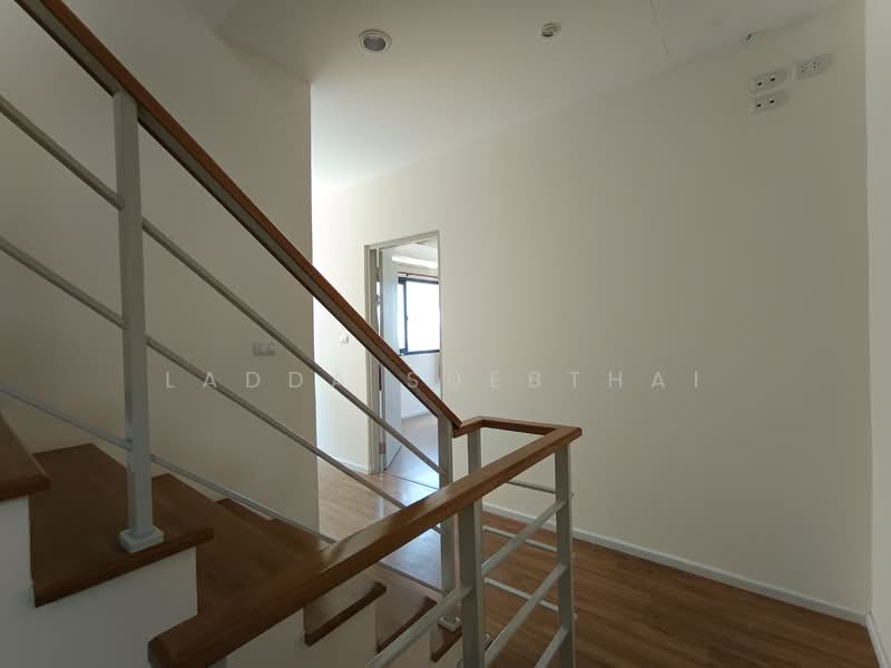 Baan Klang Muang The Edition Rama 9-Pattanakarn, Bangkok, Motorway Road, Prawet, Prawet, Bangkok, 4 Bedrooms, 222 sqm, Townhouse For Sale, by Ladda Suebthai, 500236663 - DDproperty.com