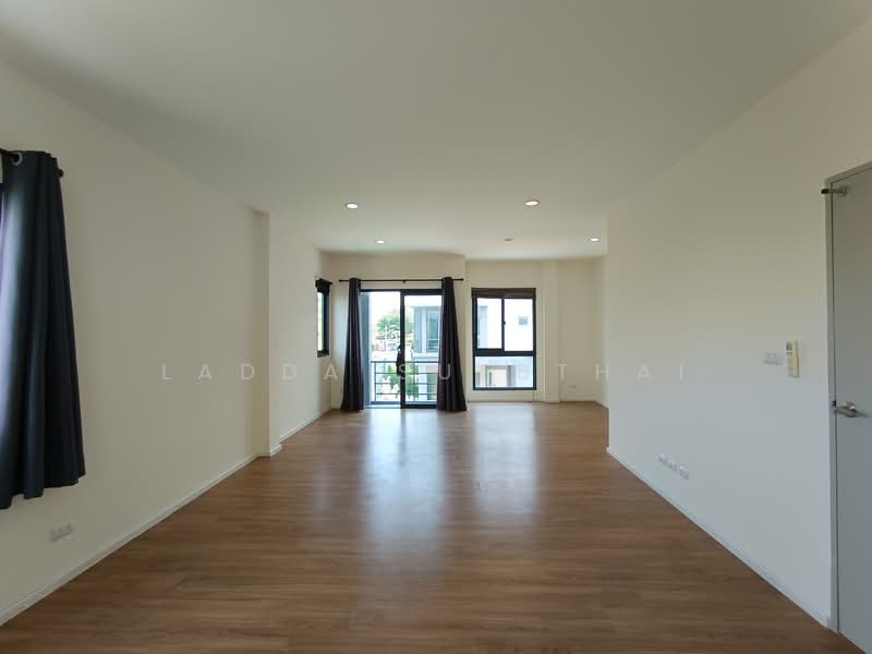 Baan Klang Muang The Edition Rama 9-Pattanakarn, Bangkok, Motorway Road, Prawet, Prawet, Bangkok, 4 Bedrooms, 222 sqm, Townhouse For Sale, by Ladda Suebthai, 500236663 - DDproperty.com