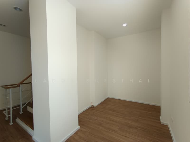 Baan Klang Muang The Edition Rama 9-Pattanakarn : บ้านกลางเมือง ดิ อิดิชั่น พระราม 9-พัฒนาการ, กรุงเทพ, ถนนเลียบมอเตอร์เวย์, ประเวศ, ประเวศ, กรุงเทพ, 222 ตร.ม., ทาวน์เฮ้าส์ ขาย, โดย Ladda Suebthai, 500236663 - DDproperty.com