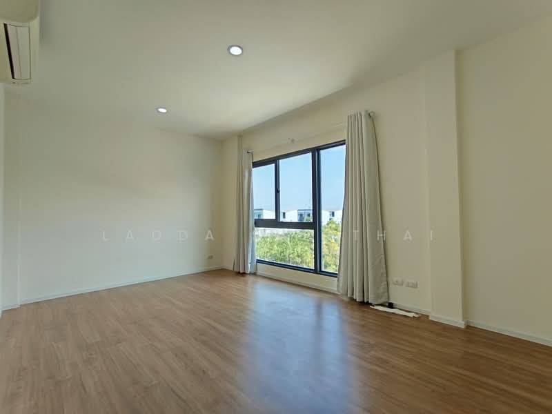 Baan Klang Muang The Edition Rama 9-Pattanakarn, Bangkok, Motorway Road, Prawet, Prawet, Bangkok, 4 Bedrooms, 222 sqm, Townhouse For Sale, by Ladda Suebthai, 500236663 - DDproperty.com