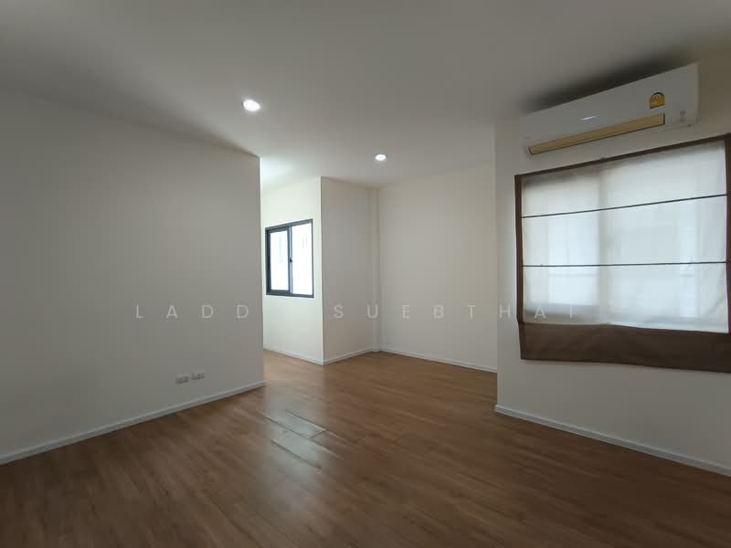 Baan Klang Muang The Edition Rama 9-Pattanakarn, Bangkok, Motorway Road, Prawet, Prawet, Bangkok, 4 Bedrooms, 222 sqm, Townhouse For Sale, by Ladda Suebthai, 500236663 - DDproperty.com