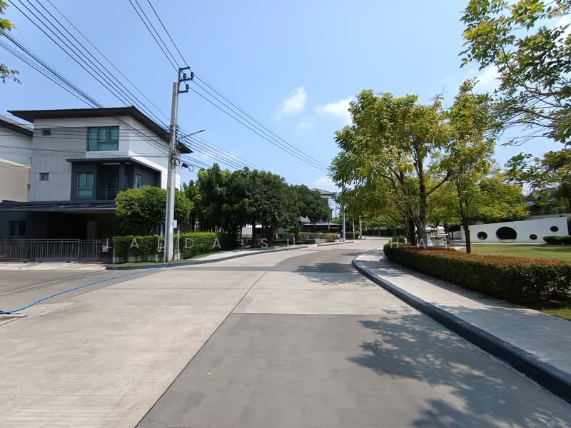 Baan Klang Muang The Edition Rama 9-Pattanakarn : บ้านกลางเมือง ดิ อิดิชั่น พระราม 9-พัฒนาการ, กรุงเทพ, ถนนเลียบมอเตอร์เวย์, ประเวศ, ประเวศ, กรุงเทพ, 222 ตร.ม., ทาวน์เฮ้าส์ ขาย, โดย Ladda Suebthai, 500236663 - DDproperty.com