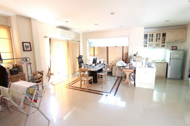 Nantawan Ramkhamhaeng, Bangkok, Soi Ramkhamhaeng 94, Saphan Sung, Saphan Sung, Bangkok, 3 Bedrooms, 250 sqm, Single Detached House For Sale, by อภิชัย ลิ้มไชยโรจน์, 500236671 - DDproperty.com