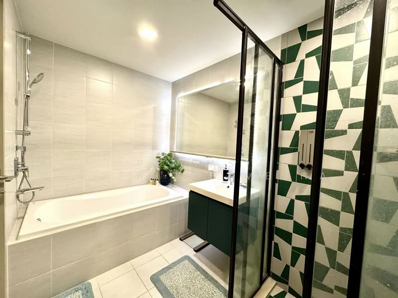 The Base Sukhumvit 50, Bangkok, Soi Roem Charoen 1, Sukhumvit 50 Road, Phra Kanong, Khlong Toei, Bangkok, 2 Bedrooms, 56 sqm, Condo For Rent, by Pensasi Ongphichetmetha, 500236673 - DDproperty.com