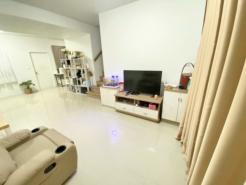 หมู่บ้านพฤกษานารา หนองมน-ชลบุรี (Pruksa Nara Nongmon-Chonburi), Chon Buri (Pattaya), Mhueng, Muang Chon Buri, Chon Buri (Pattaya), 3 Bedrooms, 100 sqm, Townhouse For Sale, by The Best Property ดิว, 500236681 - DDproperty.com