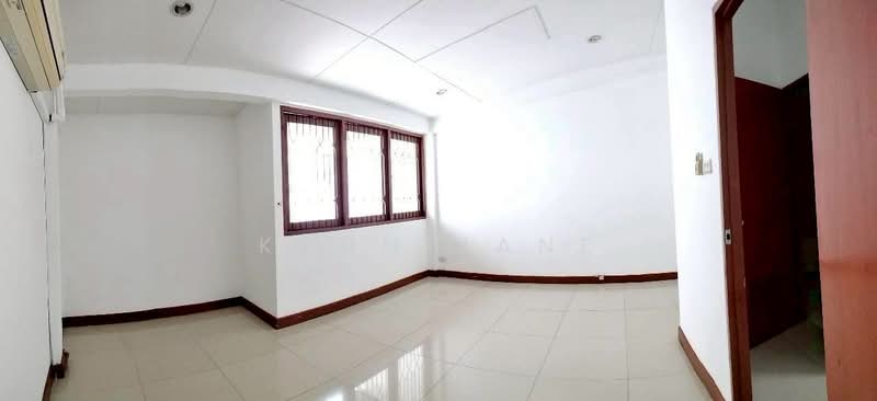 Townhouse for rent in Sukhumvit 55 (SPSJP268), Bangkok, ซอยทองหล่อ 25, Khlong Tan Nua, Watthana, Bangkok, 2 Bedrooms, 300 sqm, Townhouse For Rent, by Khun Jane, 500236691 - DDproperty.com