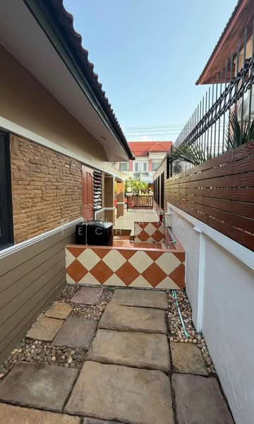 2-BR House, Chon Buri (Pattaya), Nong Pru, Bang Lamung (Pattaya), Chon Buri (Pattaya), 2 Bedrooms, 140 sqm, Single Detached House For Rent, by Mantana Techapahaphong, 500236747 - DDproperty.com