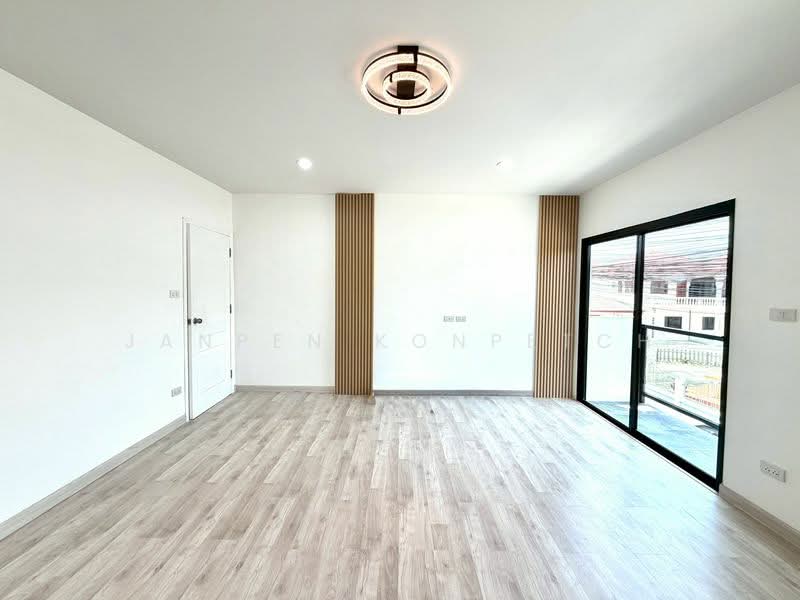 ซอยตาลเดี่ยว วังหินศรีราชา, Chon Buri (Pattaya), Surasak, Si Racha, Chon Buri (Pattaya), 3 Bedrooms, 80 sqm, Townhouse For Sale, by Janpen Konpetch, 500236766 - DDproperty.com