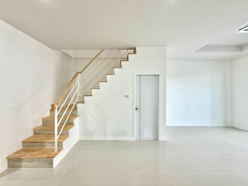 ซอยตาลเดี่ยว วังหินศรีราชา, Chon Buri (Pattaya), Surasak, Si Racha, Chon Buri (Pattaya), 3 Bedrooms, 80 sqm, Townhouse For Sale, by Janpen Konpetch, 500236766 - DDproperty.com