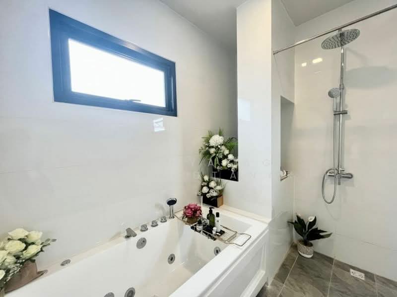 undefined, Chon Buri (Pattaya), Huai Yai, Bang Lamung (Pattaya), Chon Buri (Pattaya), 4 Bedrooms, 222 sqm, Villa For Sale, by Thanyalag Chanchodtanakul, 500236822 - DDproperty.com