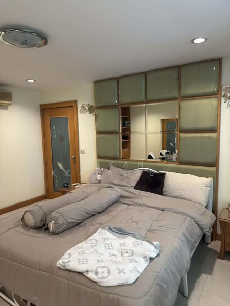 ให้เช่า - The Royal Place 1 : รีเจ้นท์ รอยัล เพลส 1, กรุงเทพ