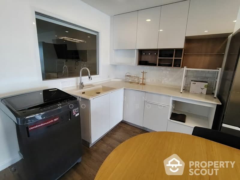 State Tower, Bangkok, 1055 Silom Road, Silom, Bang Rak, Bangkok, 3 Bedrooms, 127 sqm, Condo For Rent, by Nakarin  Sookpaiboon, 500236884 - DDproperty.com