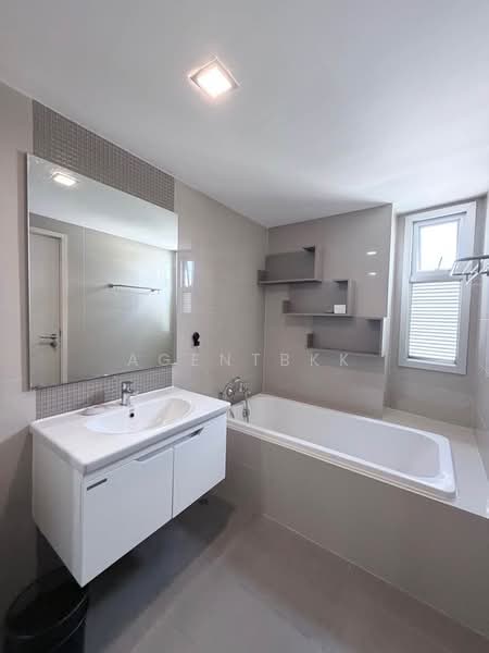 Maestro 39, Bangkok, Sukhumvit Road, Khlong Tan Nua, Watthana, Bangkok, 2 Bedrooms, 64 sqm, Condo For Rent, by Agentbkk, 500236922 - DDproperty.com