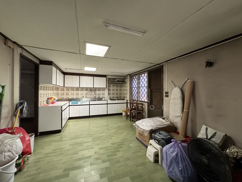 Detached house on Soi Narathiwas 15, Only 1.1 km BTS Chong Nonsi, Bangkok, Thung Maha Mek, Sathon, Bangkok, 3 Bedrooms, 300 sqm, Single Detached House For Rent, by Sirikul Wattanakorn, 500236961 - DDproperty.com