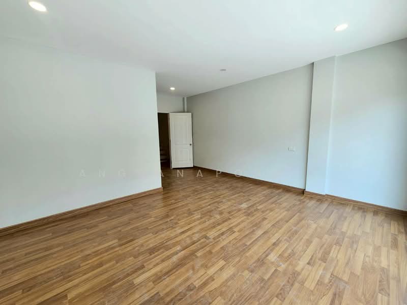 บ้านกลางเมือง เดอะรอยัลโมนาโค ศรีนครินทร์, Bangkok, Suan Luang, Suan Luang, Bangkok, 4 Bedrooms, 200 sqm, Townhouse For Sale, by Angsanaporn D, 500236967 - DDproperty.com