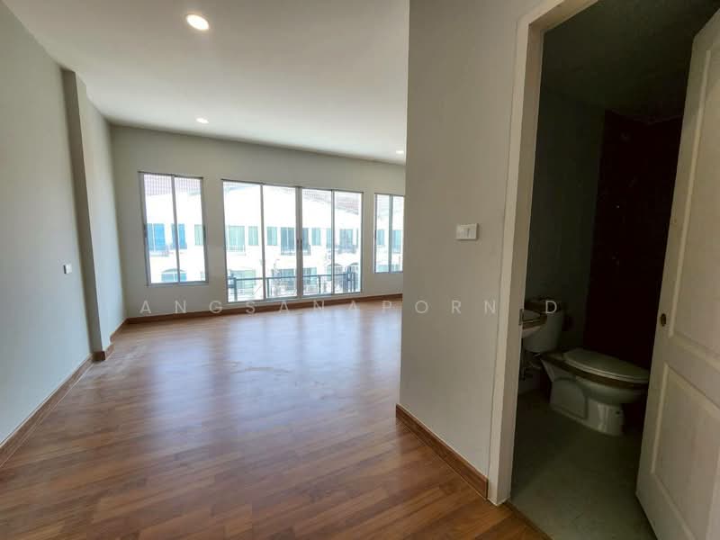 บ้านกลางเมือง เดอะรอยัลโมนาโค ศรีนครินทร์, Bangkok, Suan Luang, Suan Luang, Bangkok, 4 Bedrooms, 200 sqm, Townhouse For Sale, by Angsanaporn D, 500236967 - DDproperty.com