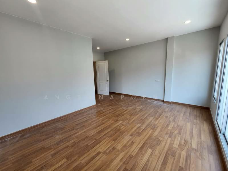 บ้านกลางเมือง เดอะรอยัลโมนาโค ศรีนครินทร์, Bangkok, Suan Luang, Suan Luang, Bangkok, 4 Bedrooms, 200 sqm, Townhouse For Sale, by Angsanaporn D, 500236967 - DDproperty.com
