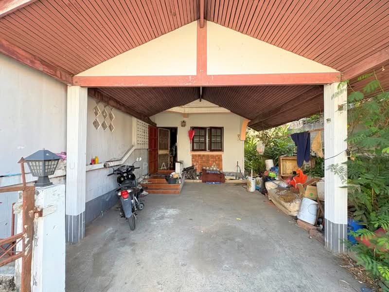 Samrej Ville 1, Nonthaburi, 158 Soi Moobaan Samret Ville 1, Soi 8, Mahasawat, Bang Kruai, Nonthaburi, 2 Bedrooms, 100 sqm, Townhouse For Sale, by Punpapa Rassamee, 500236970 - DDproperty.com
