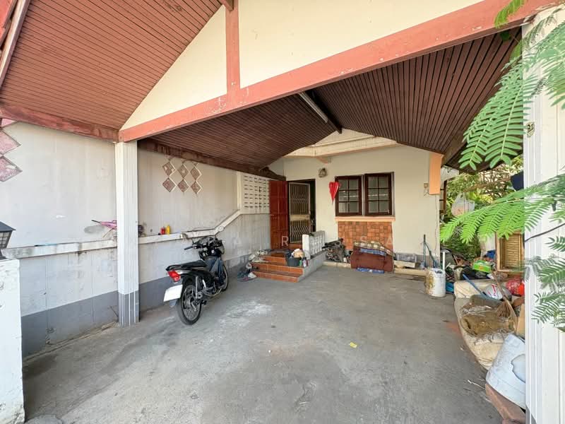 Samrej Ville 1, Nonthaburi, 158 Soi Moobaan Samret Ville 1, Soi 8, Mahasawat, Bang Kruai, Nonthaburi, 2 Bedrooms, 100 sqm, Townhouse For Sale, by Punpapa Rassamee, 500236970 - DDproperty.com
